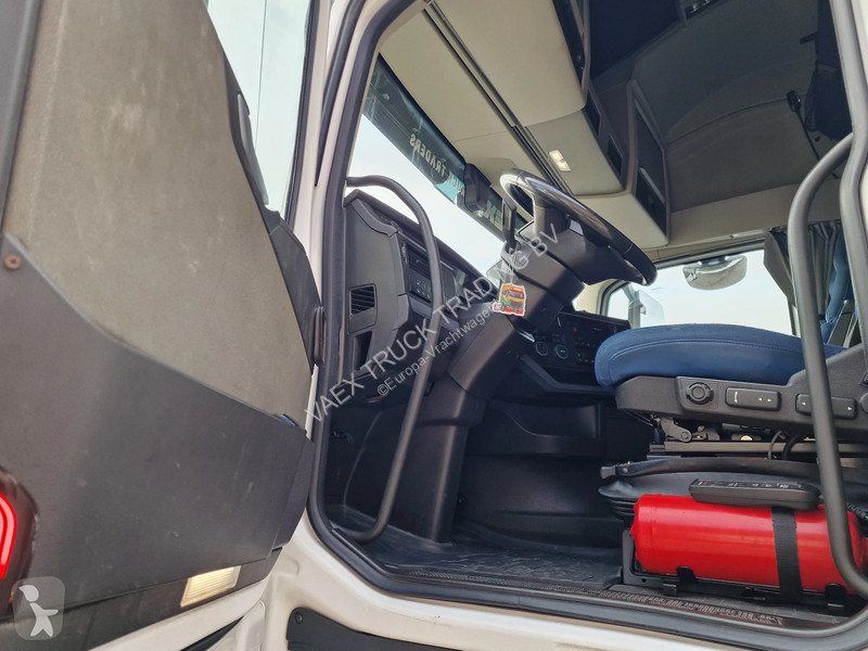 Trekker Volvo 13500 Globetrotter XL 6x2 -...