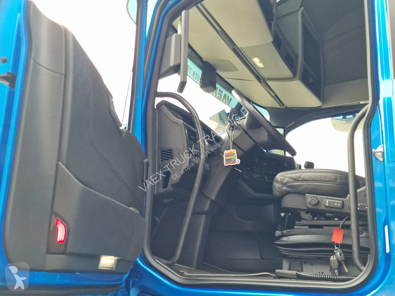 Trekker Volvo 13500 Globetrotter XXL Aero -...