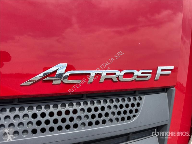 Тягач  Actros 1845
