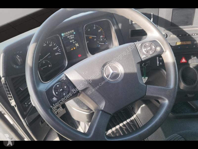 Cabeza tractora Mercedes II 1842 StreamSpace...