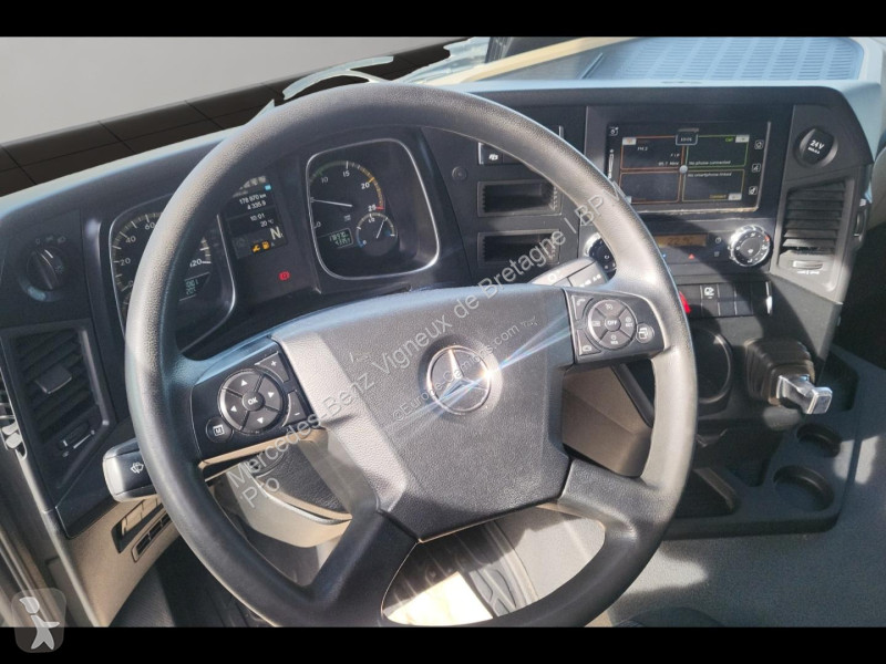 Cabeza tractora Mercedes II 1842 StreamSpace...
