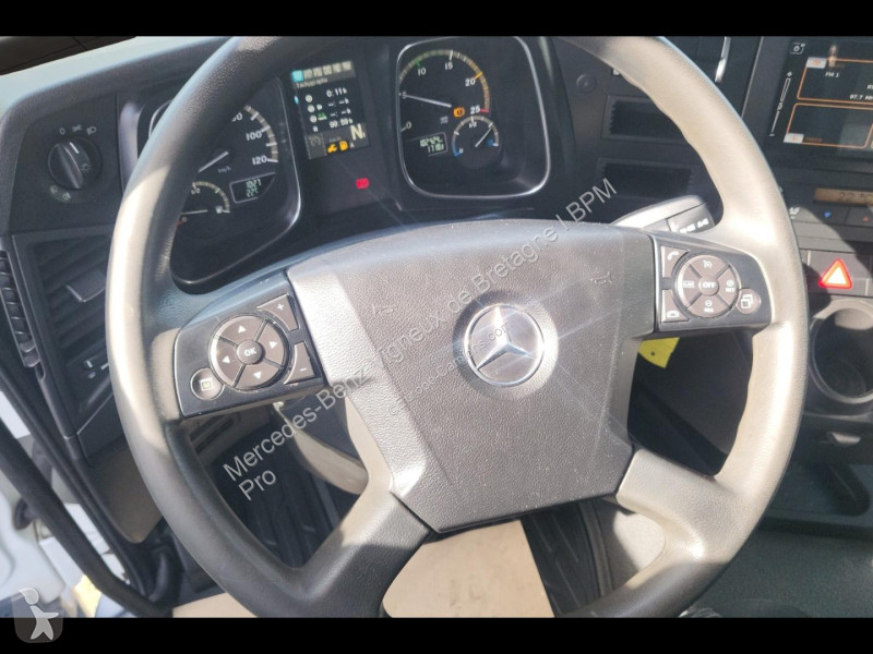 Cabeza tractora Mercedes II 1842 StreamSpace...