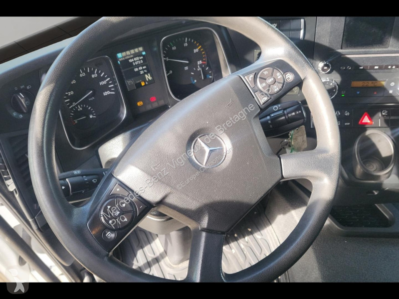 Cabeza tractora Mercedes II 1842 StreamSpace...