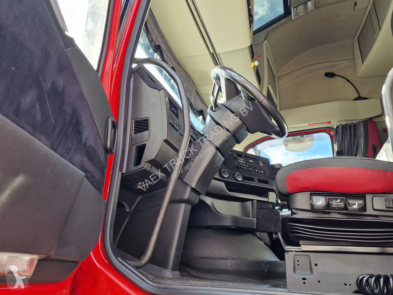 Cabeza tractora Volvo 13500 Globetrotter XL...