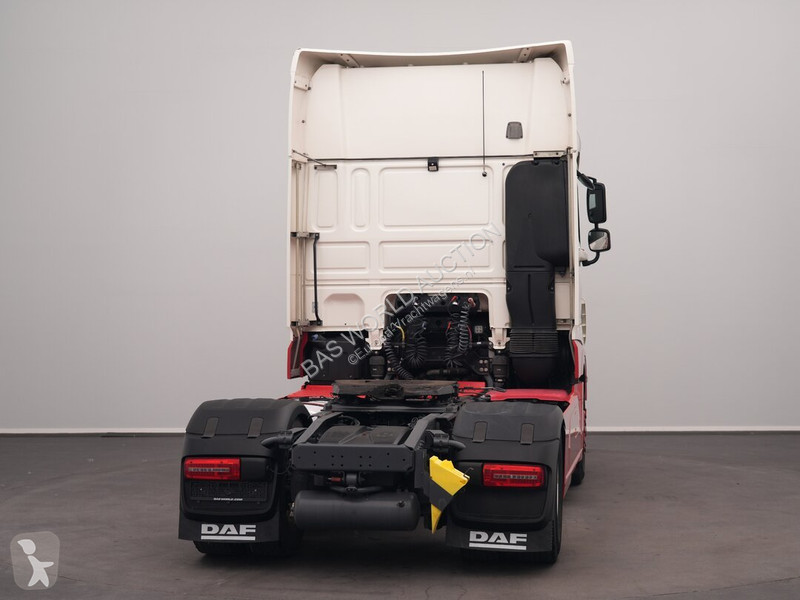 Tahač DAF 530