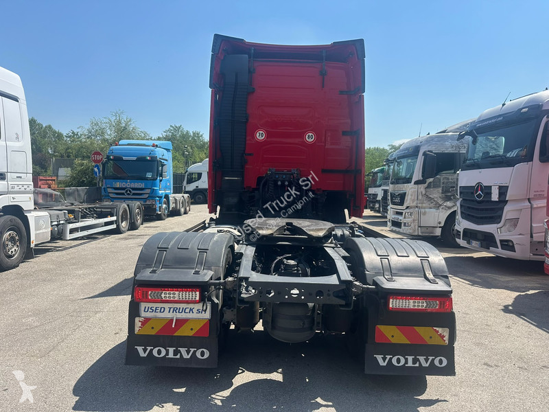 Tahač Volvo 500