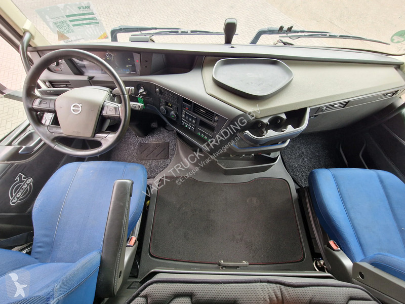 Tahač Volvo 13500 4x2 Globetrotter XL - I...