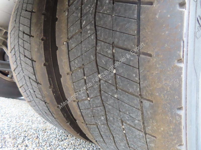 Cabeza tractora Iveco 490
