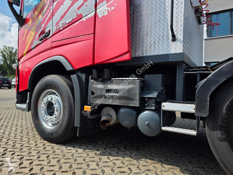 Nyergesvontató Volvo | Retarder / 8 x 4