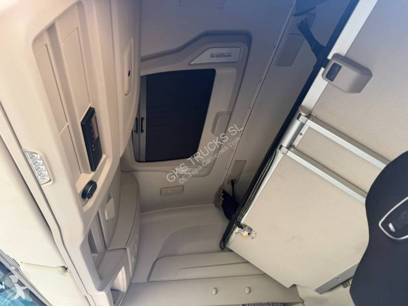 Cabeza tractora Iveco 490