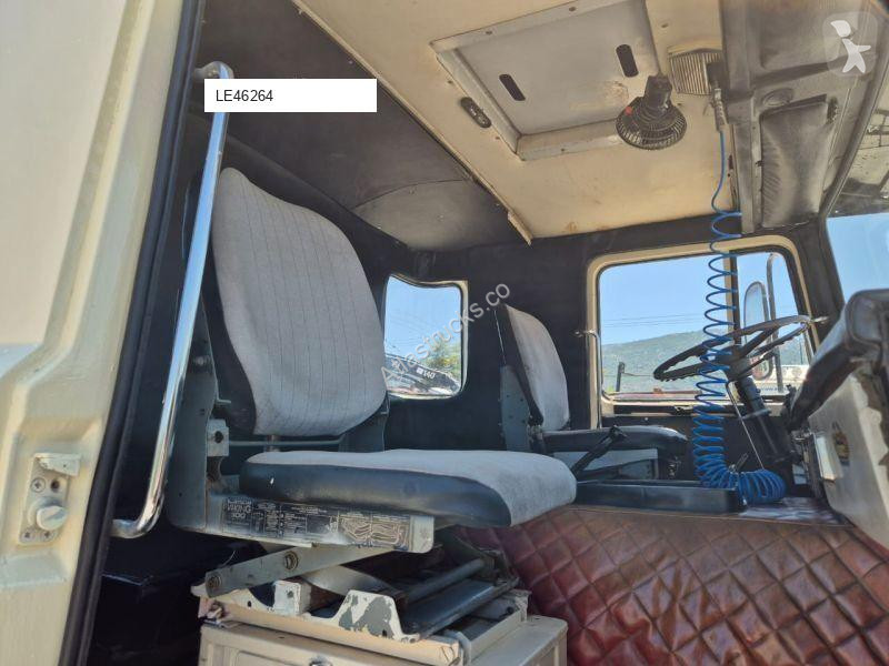 Tractor Scania LB110