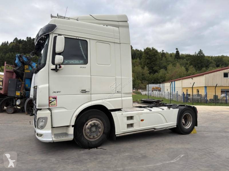 Nyergesvontató DAF 530