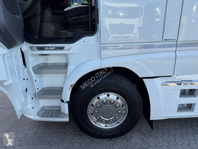 Cap tractor DAF 480