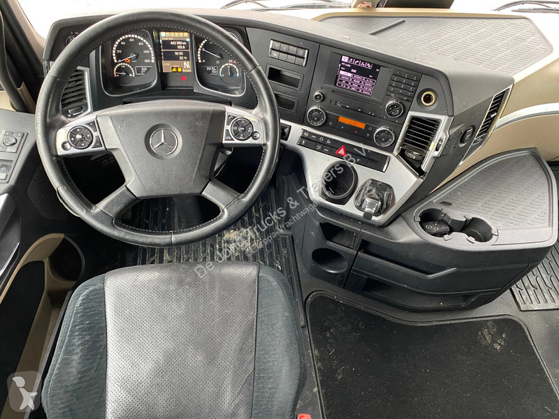 Ciągnik siodłowy Mercedes 1945 / Stream Space /...