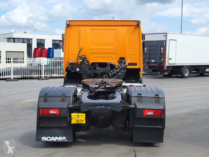 Ciągnik siodłowy Scania 450