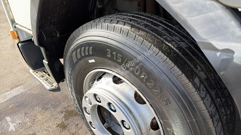 Tractor Volvo - 380 (MANUAL GEARBOX / BOITE...