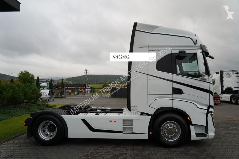 Тягач Iveco / 480