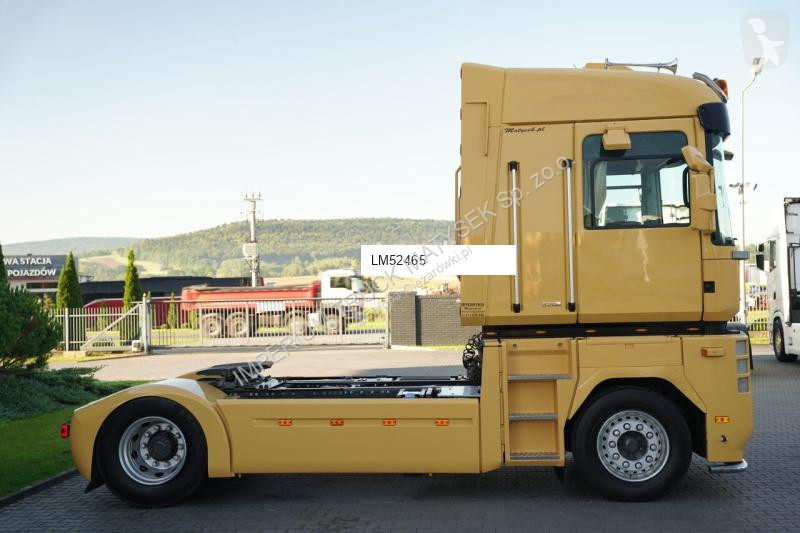Тягач Renault MAGNUM 520