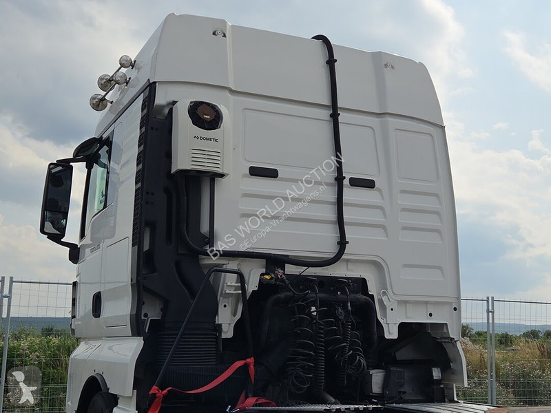 Traktor MAN 18.460