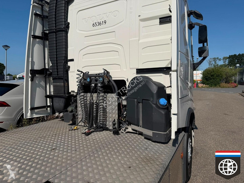 جرار Volvo 500 Globetrotter XL 6X2/2 - PTO -...