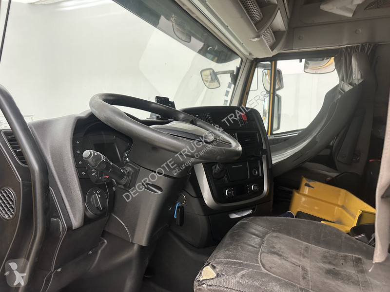جرار Iveco 460