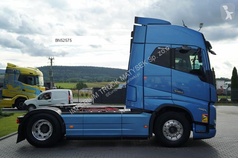 جرار Volvo