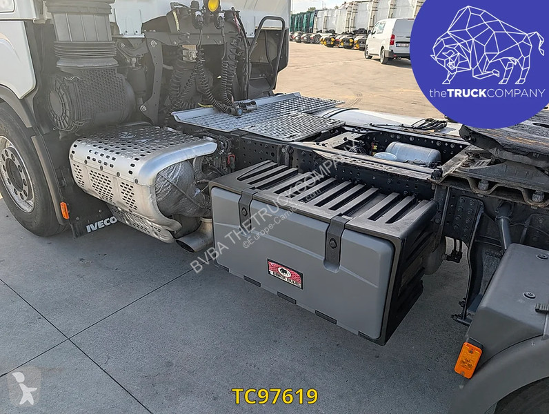 Iveco S-Way 420 tractor unit