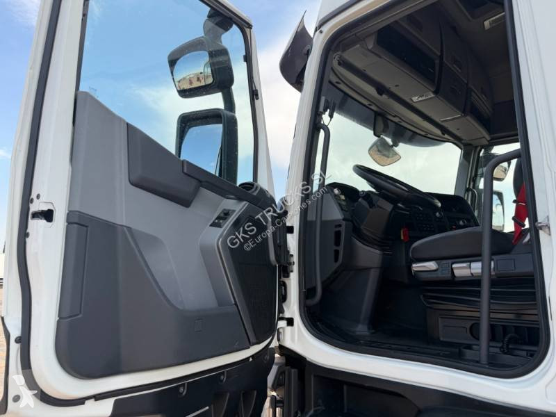 Renault 480 tractor unit