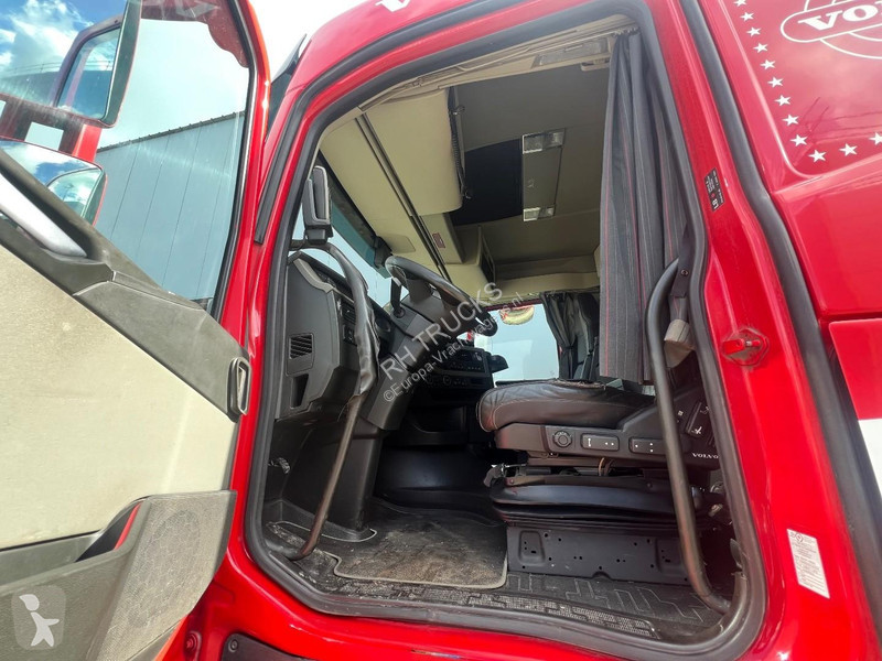 Tahač Volvo 6X4 EURO 6 + LIFTING AXLE