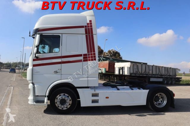 DAF XF tractor unit