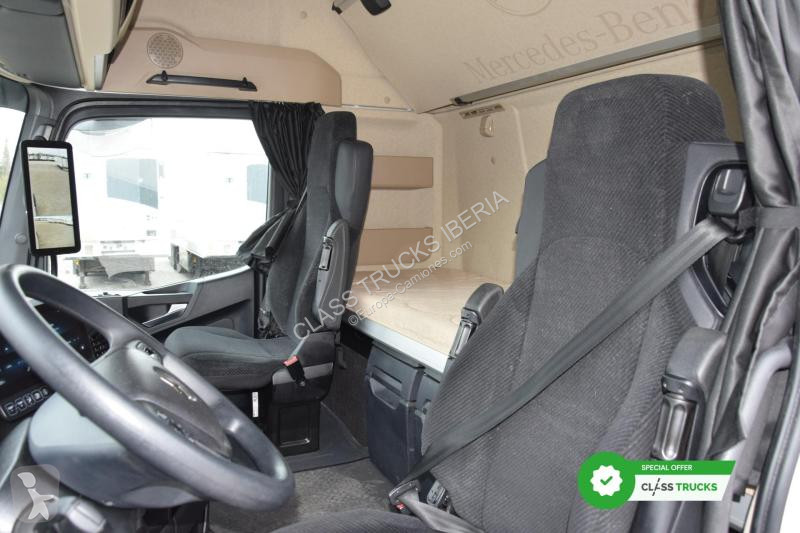 Mercedes 5 1845 BigSpace MirrorCam tractor unit