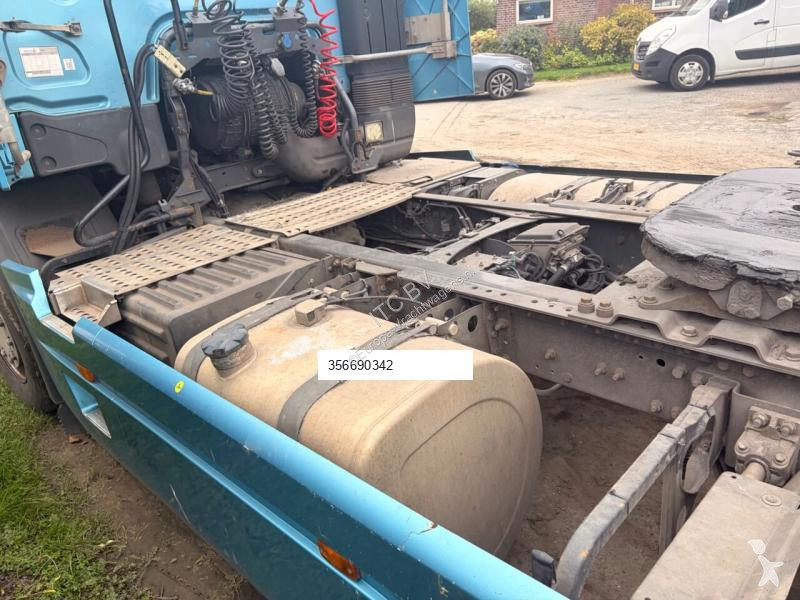Renault 460 tractor unit