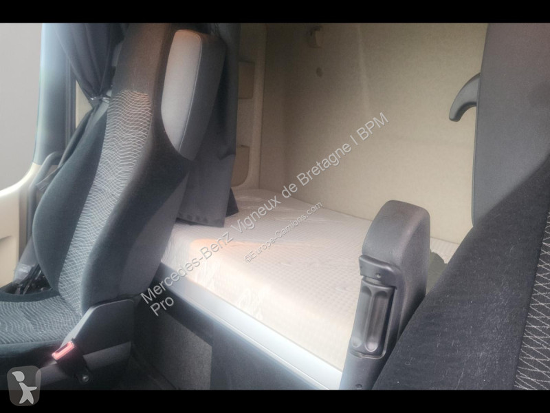 Mercedes II 1842 StreamSpace 2.3m 6 tractor unit