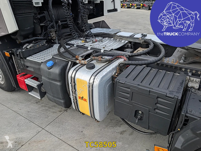 Renault T 520 tractor unit