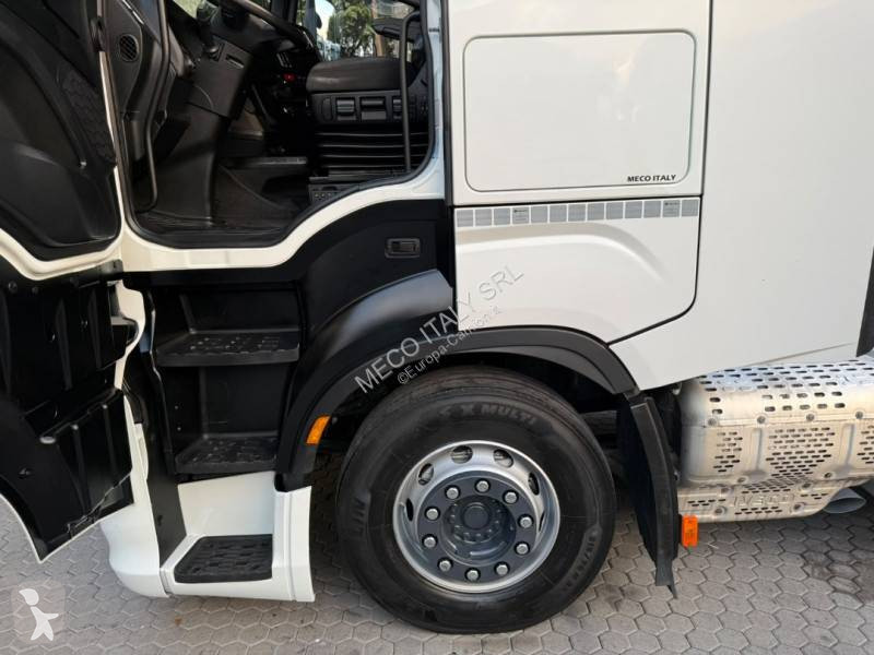 Iveco 530 tractor unit