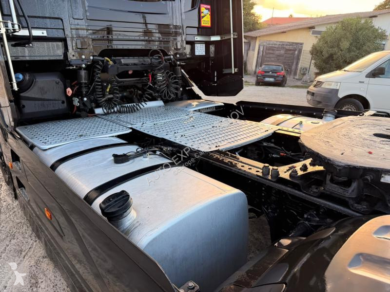 DAF 530 tractor unit