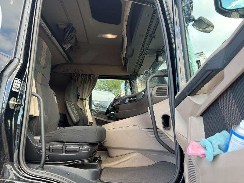 DAF 530 tractor unit