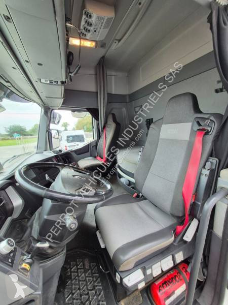 Renault 520 T6X2 PUSHER E6 tractor unit