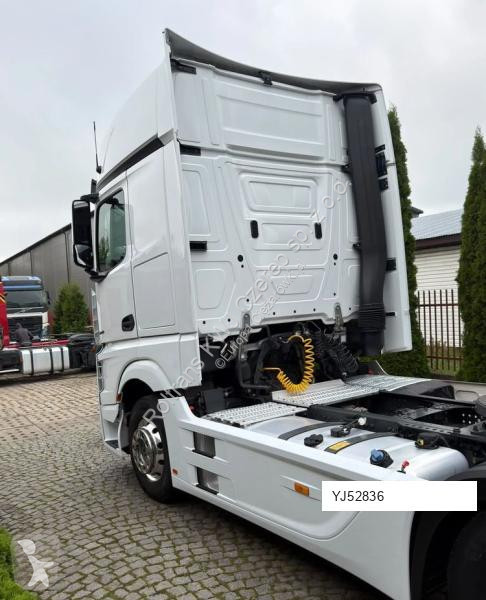 Mercedes 1848 tractor unit