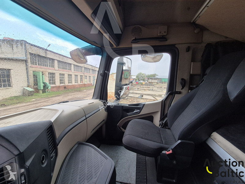 Mercedes 1845 tractor unit