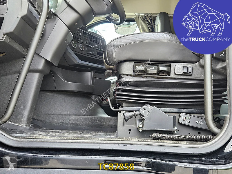 Traktor Volvo 500