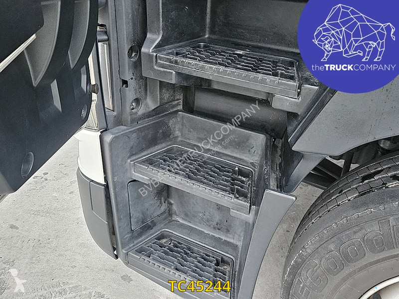Renault T 460 tractor unit