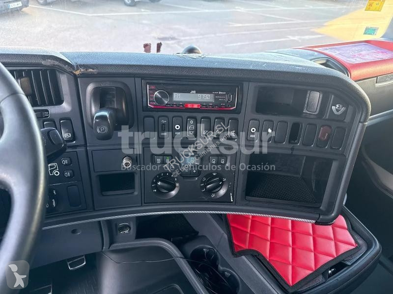 Scania R520 tractor unit