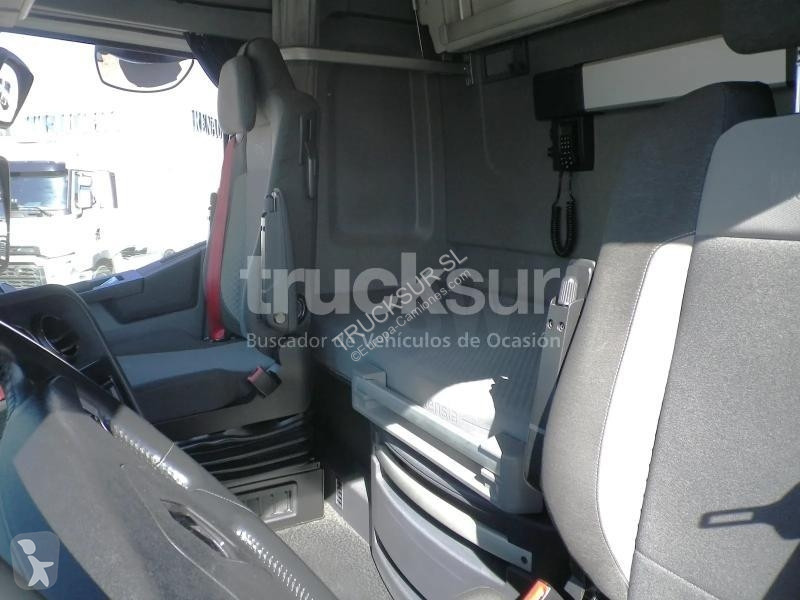Renault T520 HIGH SLEEPER CAB tractor unit