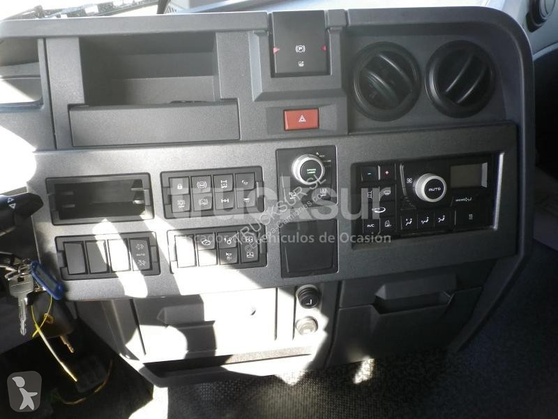 Renault T480 SLEEPER CAB tractor unit