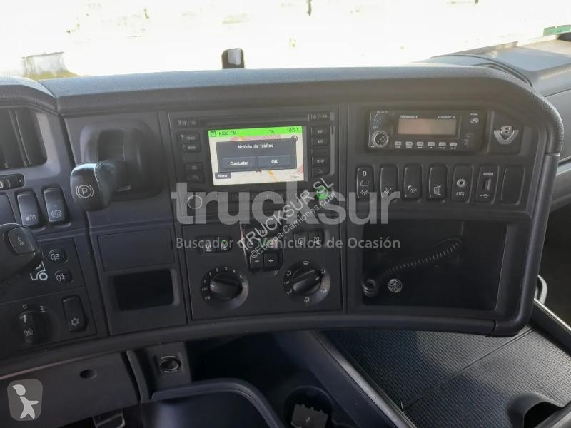 Scania R520 tractor unit