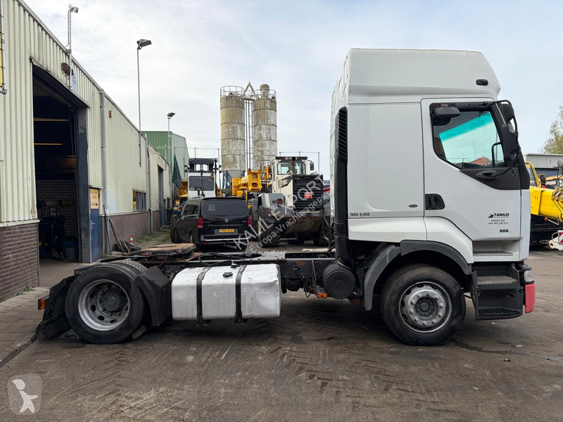 Renault 400 Tractor - Manual Gearbox - Sleeping...