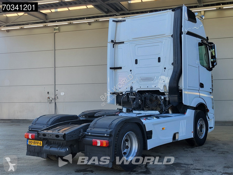 Mercedes 1951 4X2 GigaSpace NL-Truck 2xTanks...