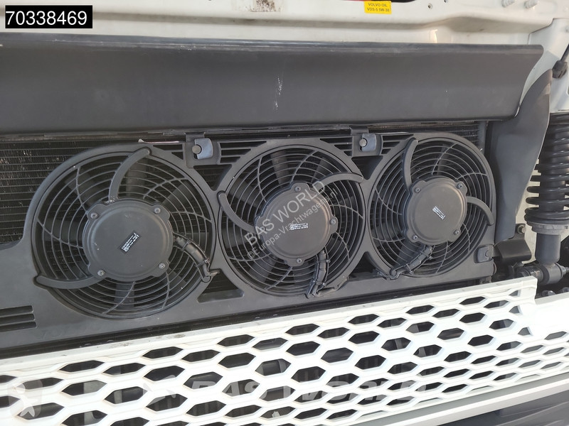 Tahač Volvo 500 4X2 XL 2x Tanks I-ParkCool ACC