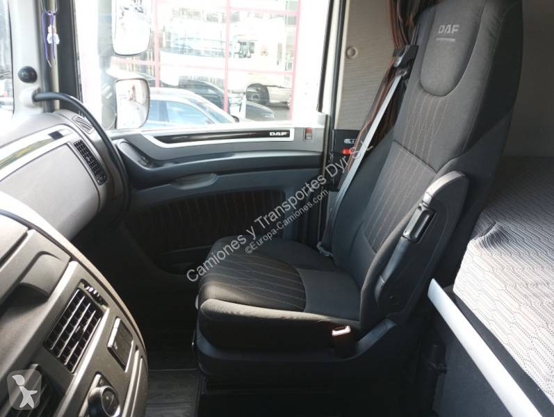 Nyergesvontató DAF 530 FT